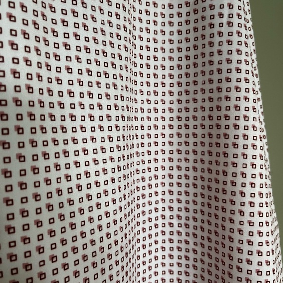 Large Mens dress shirt, light pink pattern, stretch - Picture 4 of 4